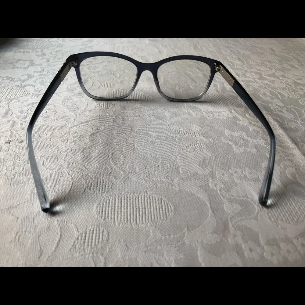 - Brand new Burberry Blue Gradient Woman’s Frame - Picture 5 of 7